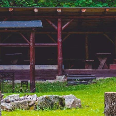 Lesniczowka Pod Sniezka Bed and Breakfast