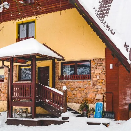 Lesniczowka Pod Sniezka Bed and Breakfast